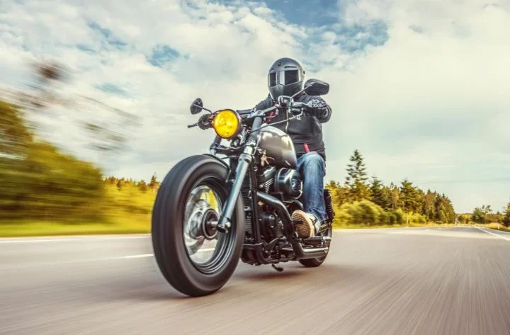 Gdzie znajdziesz najlepsze produkty i doradztwo? Sprawdź opinie Dobrych Sklepów Motocyklowych