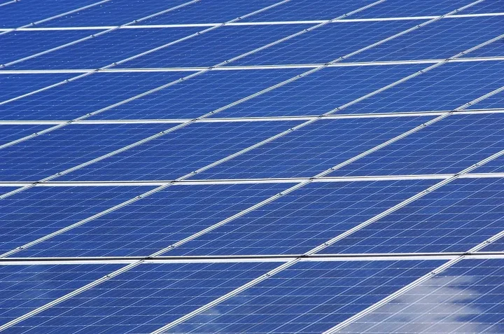 Jaki magazyn energii wybrać do domu? Poradnik dla początkujących