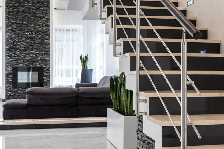 Balustrady ze stali czarnej – do jakich aranżacji pasują najlepiej?