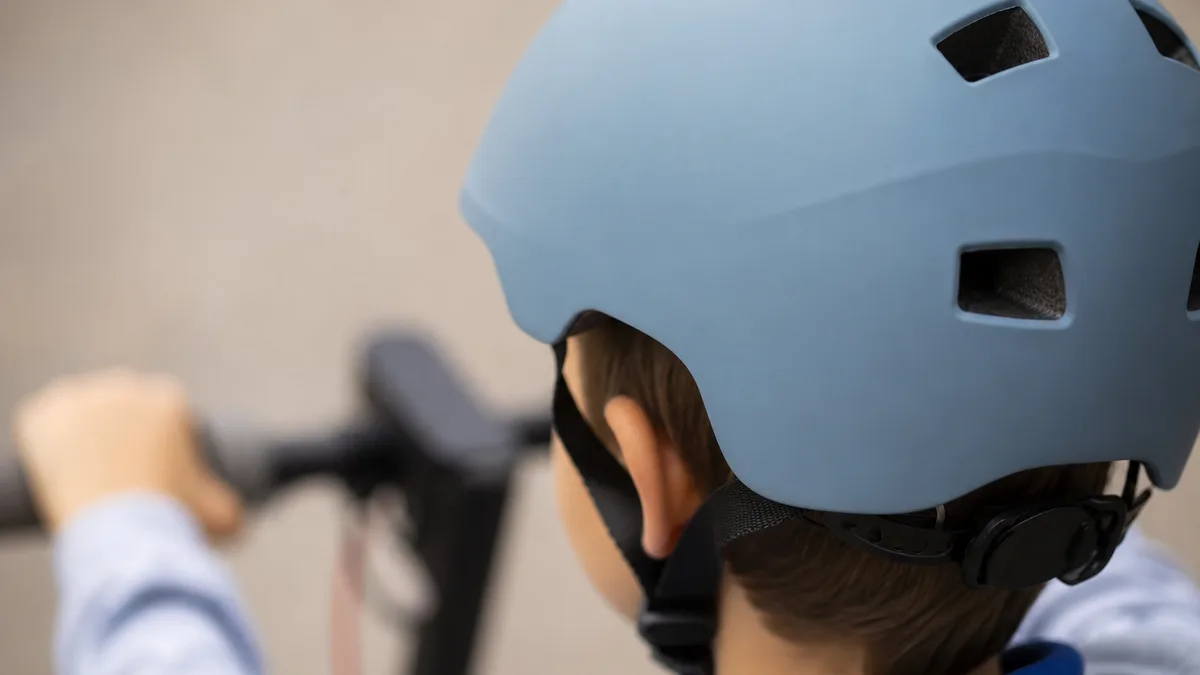 Policjantka ostrzega rodziców w Gdyni. Hulajnoga ma swoje limity