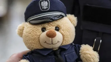 Policyjne klasy w Gdyni rozpoczęły rok. W szkole pojawili się mundurowi