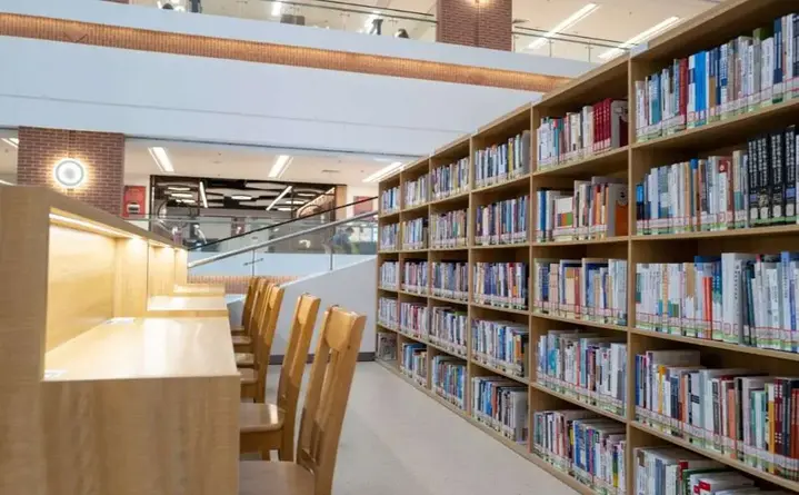 Jak rodził się Port Gdyński - spotkanie o książkach i dokumentach