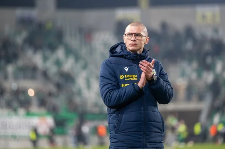 Arka zmienia kurs po rozmowie ze Szwargą i oddaje ster Włodarkowi