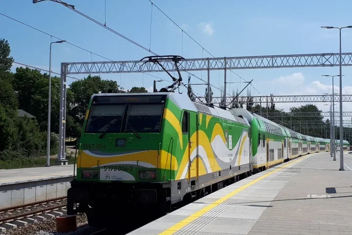 Słoneczny wraca nad Bałtyk. Weekendowe kursy znów dojadą do Gdyni