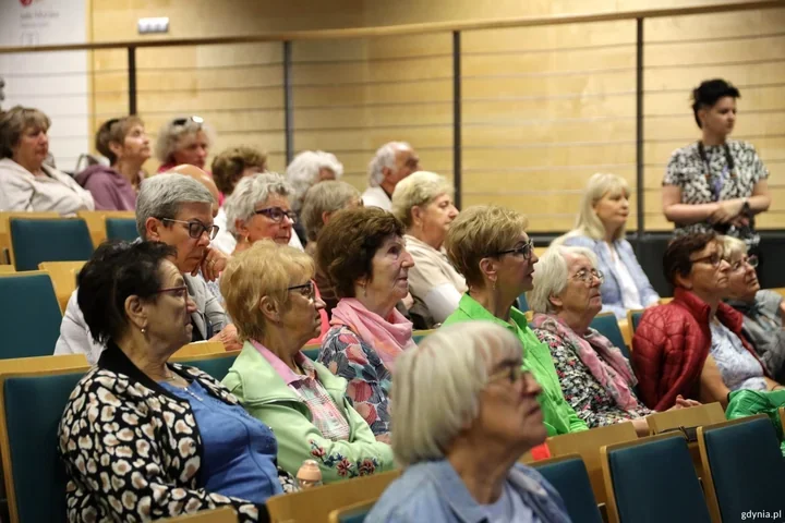 Leki i szczepienia pod kontrolą. Seniorzy w Gdyni dostali ważne wskazówki