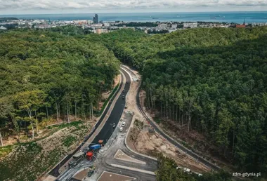 Dwukierunkowy ruch wraca na Kielecką i Witomińską. Budowa jeszcze trwa
