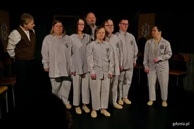 W Gdyni teatr i kolorowe skarpetki przypomniały, że różnorodność nie jest dodatkiem