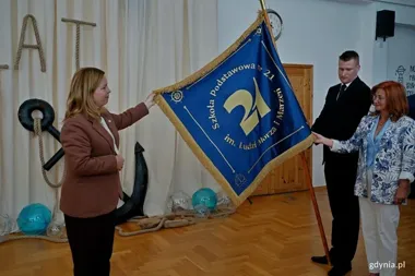SP 21 świętuje 80 lat. Nowy patron mocniej wiąże ją z Gdynią