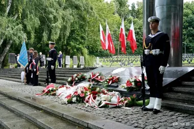 W Redłowie uczczono obrońców Gdyni. Padły słowa o wojnie za wschodnią granicą