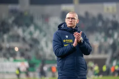 Arka zmienia kurs po rozmowie ze Szwargą i oddaje ster Włodarkowi