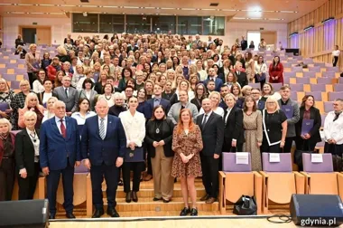 Ponad 160 osób wyróżnionych podczas święta edukacji w Gdyni
