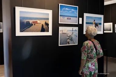 Gdynia bez pośpiechu i bez patosu. Seniorzy nadają wystawie wyjątkowy rytm