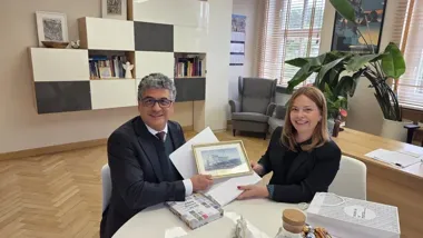 Ambasador Kolumbii w Gdyni. W tle migracja i modernistyczne śródmieście