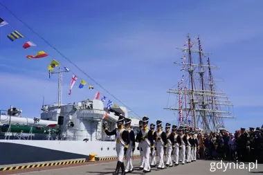 W Gdyni majówka rusza z rozmachem. Flaga, jazz i zabytkowe trolejbusy