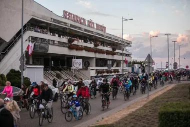 Setki lampek na ulicach Gdyni. Nadchodzi 24. nocny przejazd rowerowy