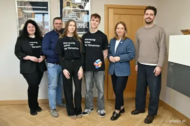 Gdyńscy licealiści w finale z pomysłem na nawóz, który może odciążyć pola