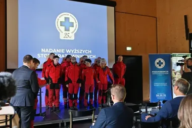 68 ratowników i 11 psów rusza na poszukiwania. POPR świętuje ćwierć wieku