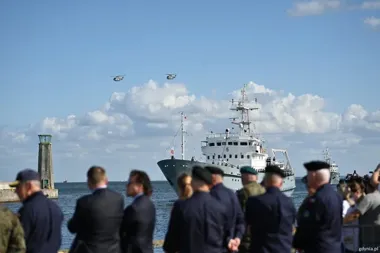 Dwadzieścia okrętów i statki nad Zatoką. Morska parada w Gdyni