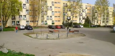 Na Witominie wraca rozmowa o placu między blokami i parkingach