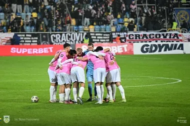 Różowy Mecz Arki. Na stadionie będzie można zrobić bezpłatne badania