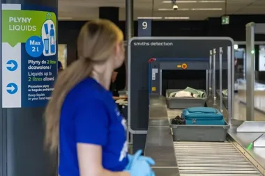 Nowe skanery w Gdańsku zmieniają kontrolę bagażu. Laptop zostaje w plecaku
