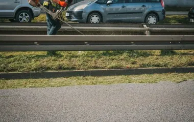 Wiosenne koszenie już trwa. Najpierw parki, bulwary i główne ulice