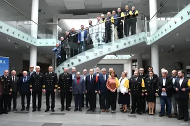 Po 300 dniach na oceanach ORP „Iskra” wróciła do Gdyni i do legendy