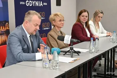 Samorządowcy w Gdyni mówią o lękach miast i stawiają na Drogę Czerwoną