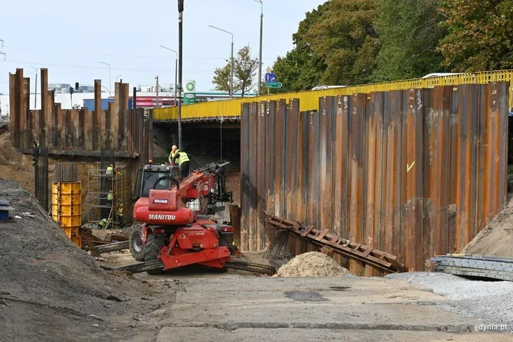 Wiadukt na Płk. Dąbka nabiera kształtu. Fundament już wykonany