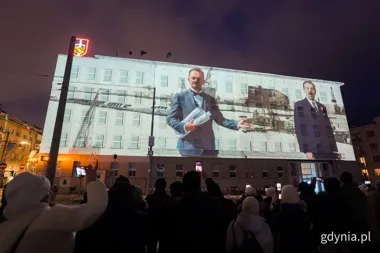 Siedem pokazów na fasadzie urzędu. Multimedialna historia Gdyni wraca